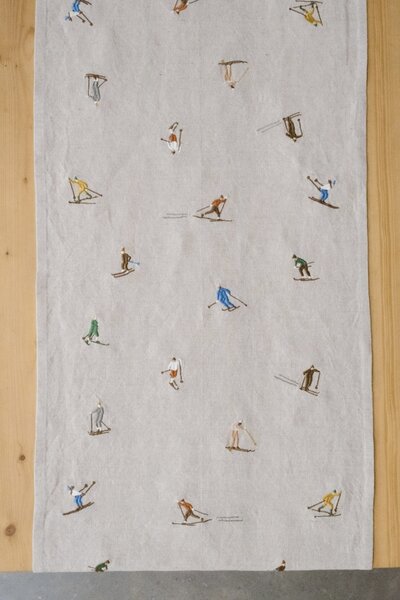 Vyšívaný běhoun na stůl Skiers Nature 45 × 150 cm