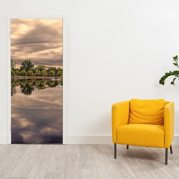 Fototapeta na dveře - Jezero a stromy (95x205cm)