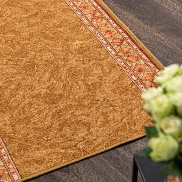 Associated Weavers Běhoun CHEOPS 33 pogumovaný hnědý Šíře: 67 cm