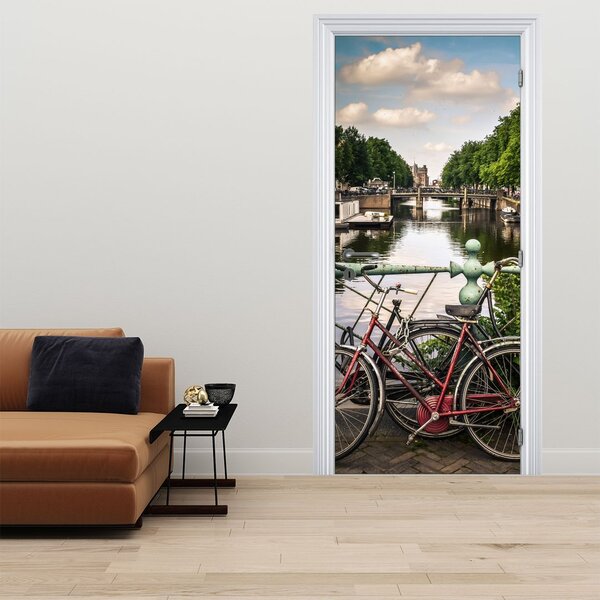 Fototapeta na dveře - Kola ve městě (95x205cm)