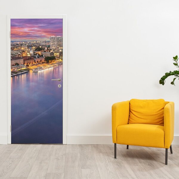 Fototapeta na dveře - Noční město Bratislava s řekou (95x205cm)
