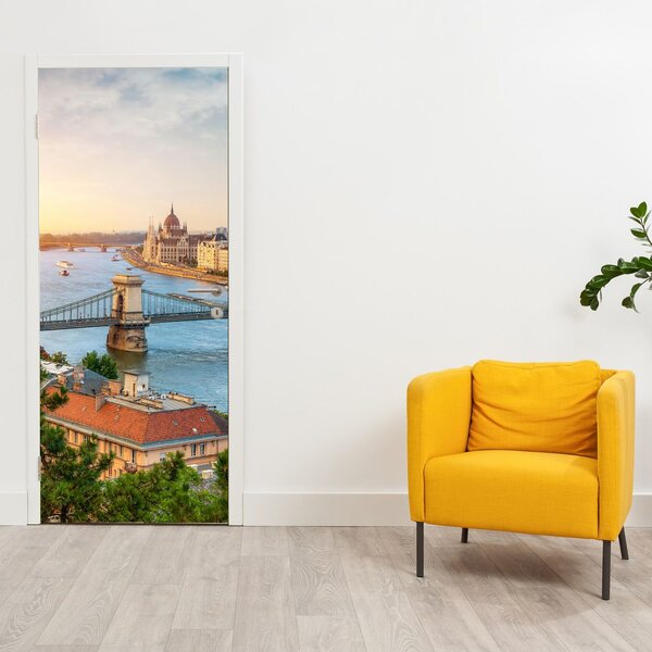 Fototapeta na dveře - Město Budapešť s řekou (95x205cm)