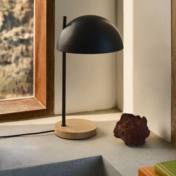 Černá kovová stolní lampa Kave Home Catlar