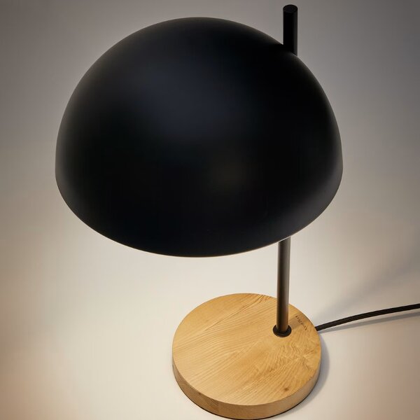 Černá kovová stolní lampa Kave Home Catlar