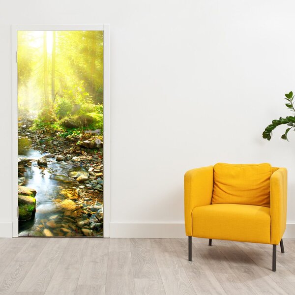Fototapeta na dveře - Řeka v zeleném lese (95x205cm)