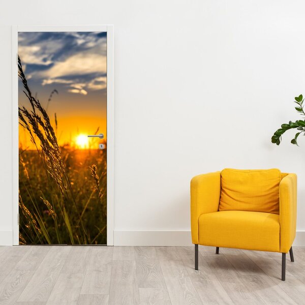Fototapeta na dveře - Pole při západu slunce (95x205cm)