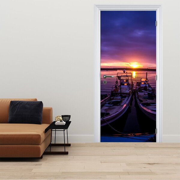 Fototapeta na dveře - Rybářské lodě v přístavu (95x205cm)