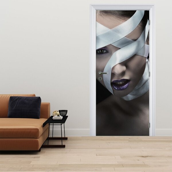 Fototapeta na dveře - Žena se stuhou (95x205cm)