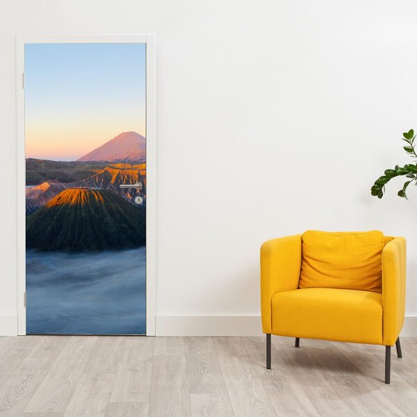Fototapeta na dveře - Hora Bromo v Indonésii (95x205cm)