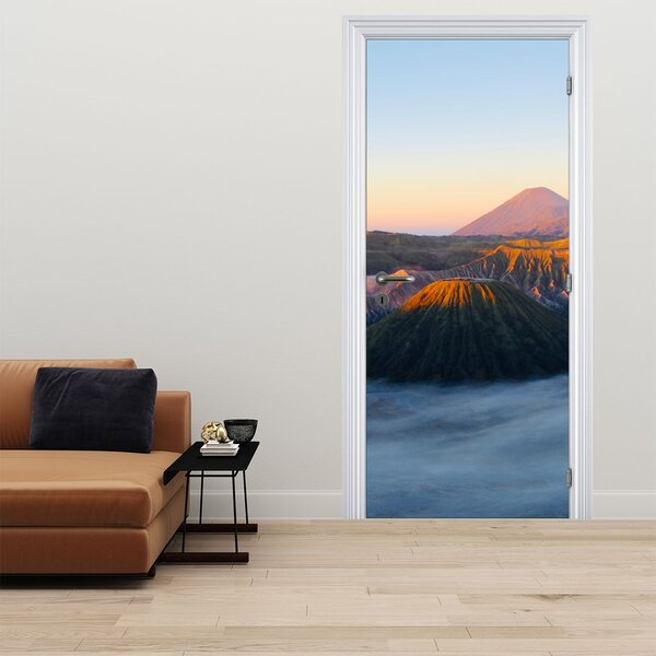 Fototapeta na dveře - Hora Bromo v Indonésii (95x205cm)