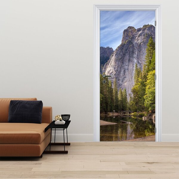 Fototapeta na dveře - Pod Yosemite skálou (95x205cm)
