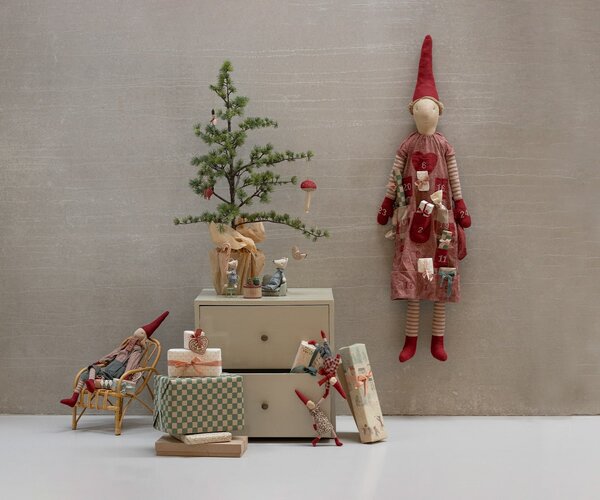 Adventní kalendář skřítek Pixy Girl Red 121 cm