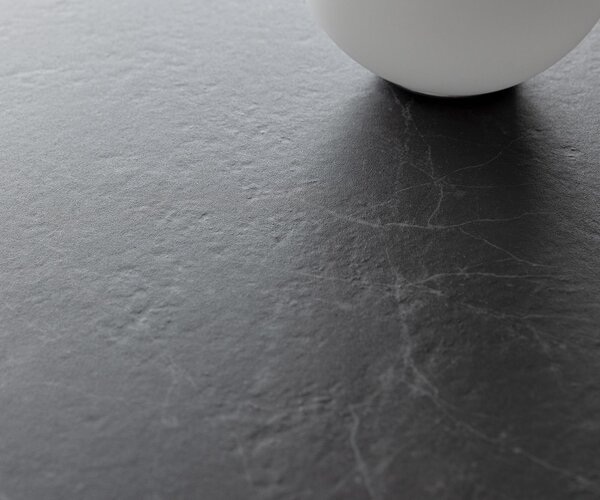 DELIFE Konzolový stůl Edge oválný tvar 140×40 cm keramika Laminam® Nero Greco antracit Velio kov černá