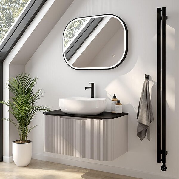 Oltens Stang (s) koupelnový radiátor designově 180x18 cm černá mat 55025300