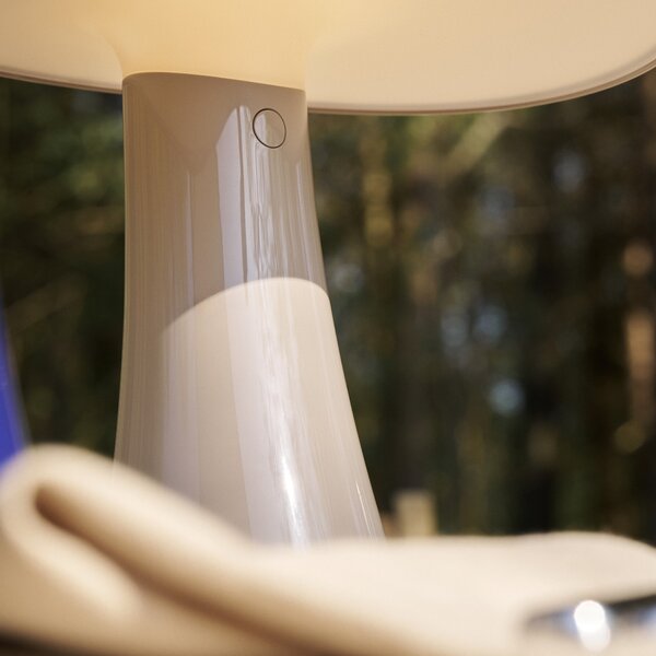 LOUIS POULSEN Přenosná lampa Rumee 220, Cloud white