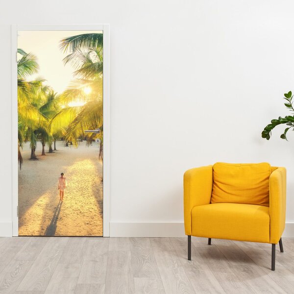 Fototapeta na dveře - Žena v palmách (95x205cm)
