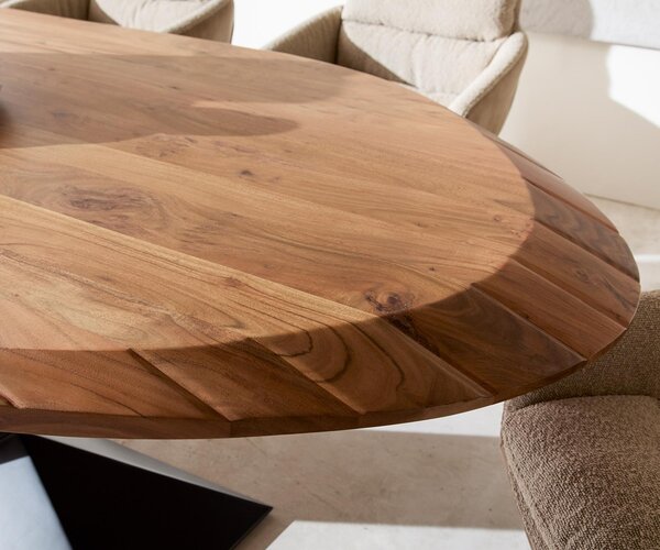 DELIFE Jídelní stůl Aithon 240×105 cm akácie hnědá kovová podnož černá oválný