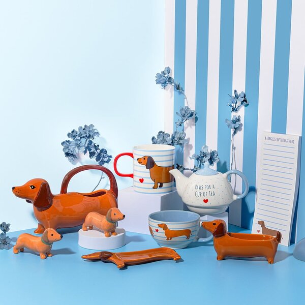 Porcelánová konvička na zalévání Sausage Dog – Sass & Belle