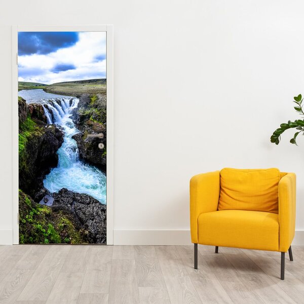 Fototapeta na dveře - Vodopád mezi skalami (95x205cm)