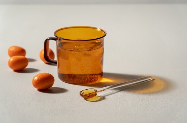 Muurla Hrnek Glass 0,35l, jantarový