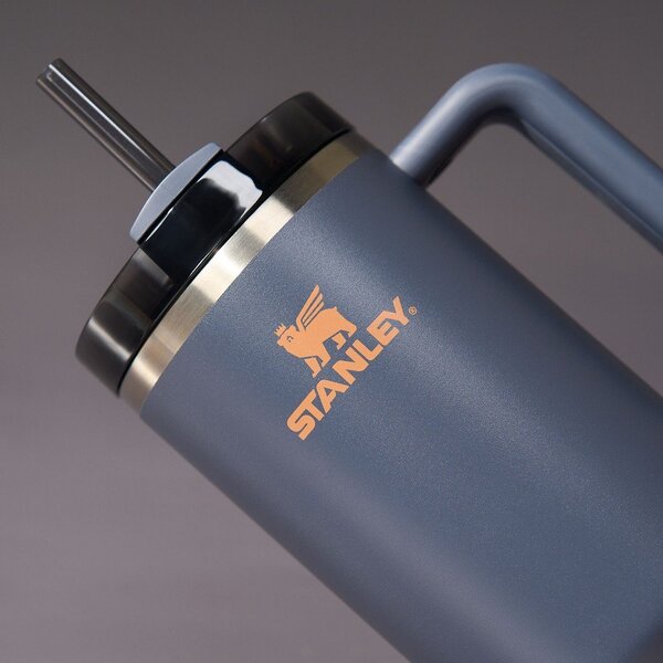 Tmavě modrá termoska s brčkem z nerezové oceli 1,18 l Quencher H2.0 FlowState Tumbler Twilight – Stanley