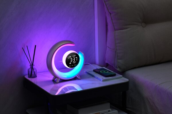 LED noční lampička, budík Immax PEACOCK s hodinami, RGB světlem a USB portem, stříbrná
