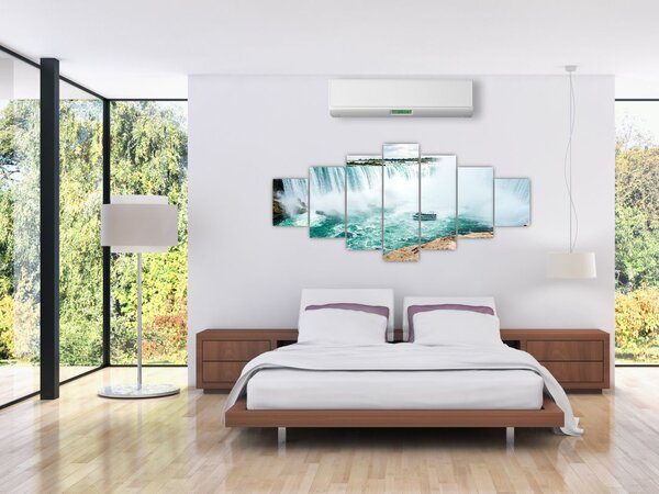 Obraz vodopádů s lodí (210x100 cm)