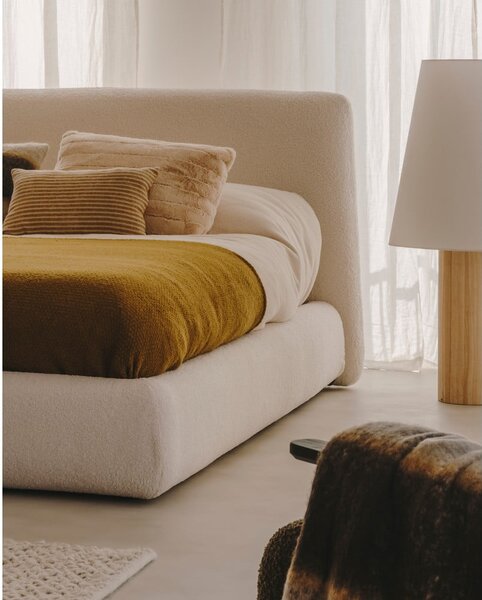 Béžová čalouněná dvoulůžková postel 160x200 cm Martina – Kave Home