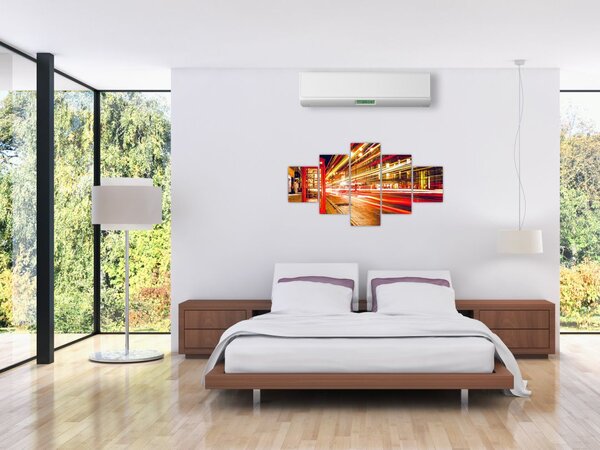 Obraz - červená telefonní budka (125x70 cm)