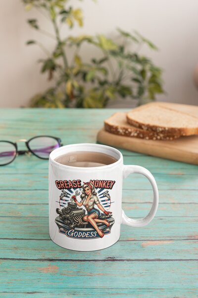 Grease Monkey Goddess | keramický hrnek 330ml