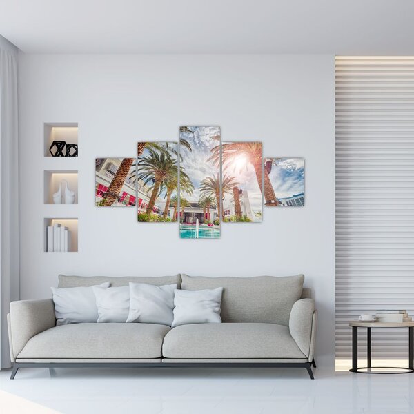Obraz - palmy s bazénem (125x70 cm)