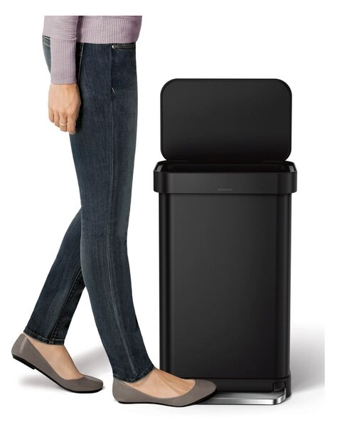 Pedálový ocelový odpadkový koš 45 l – simplehuman