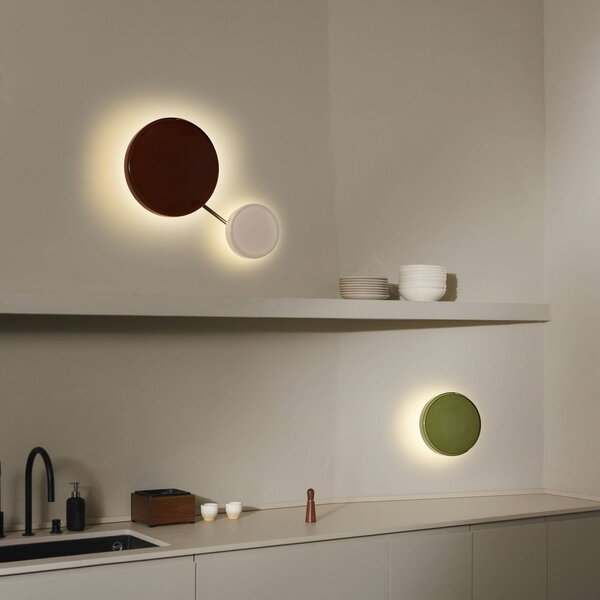 MARSET LED nástěnné světlo Caramel, opálová, Ø 22 cm, TRIAC, sklo, stmívatelný, Bílá / opál, Obývací pokoj / jídelna, Sklo, Design