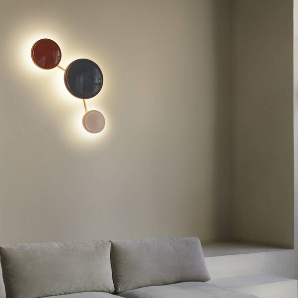 MARSET LED nástěnné světlo Caramel, opálová, Ø 22 cm, TRIAC, sklo, stmívatelný, Bílá / opál, Obývací pokoj / jídelna, Sklo, Design