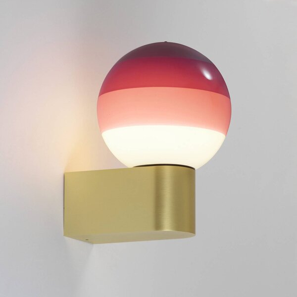 MARSET LED nástěnné světlo Dipping Light A1, vínově červená/mosazná, stmívatelný, Mosaz / zlato, Obývací pokoj / jídelna, kov, Design, Koule