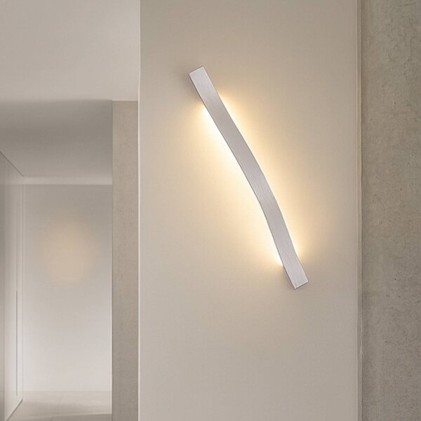 Lindby LED nástěnné světlo Alvon, stříbrné, výška 50 cm, kov, Hliník / šedá / zinek, Obývací pokoj / jídelna, kov, Moderní