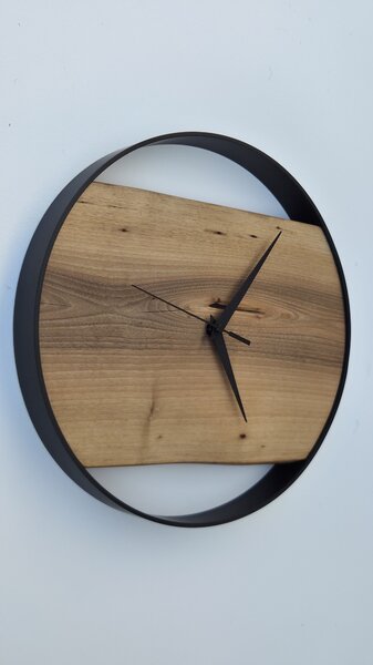 Dřevěné hodiny -35cm, přírodní dřevo - ořech, černý kovový rám (35B19)