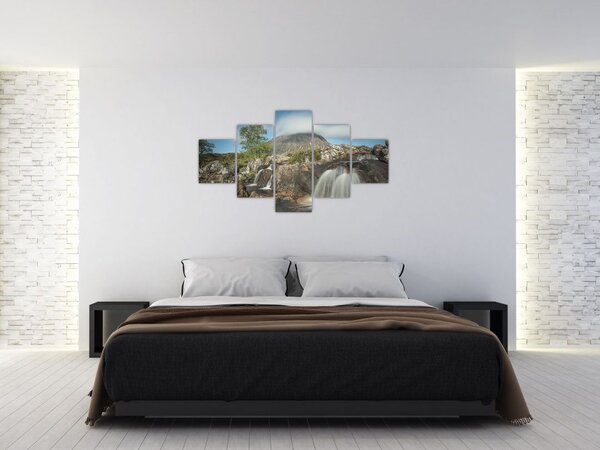 Obraz vodopádů a hory (125x70 cm)