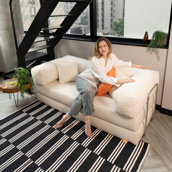 Béžová rozkládací pohovka z textilie bouclé 180 cm Bloom – TemaHome