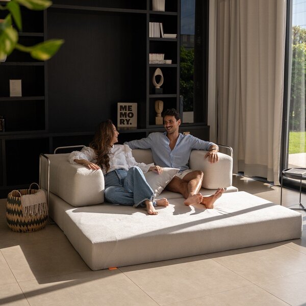 Béžová rozkládací pohovka z textilie bouclé 180 cm Bloom – TemaHome