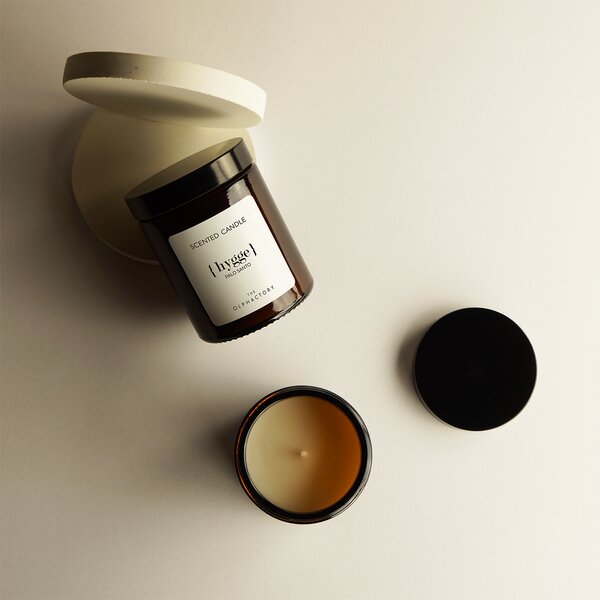 The Olphactory PALO SANTO {hygge} Vonná svíčka, 135 g