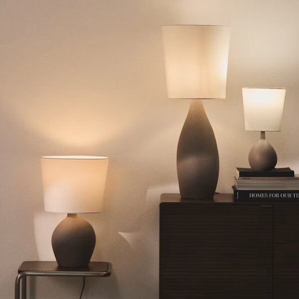 Kave Home Šedo-bílá stolní lampa Viona 50 cm