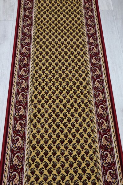 Associated Weavers, Protiskluzový běhoun na míru Inca 30, šíře 67 cm, červená, chodba / předsíň
