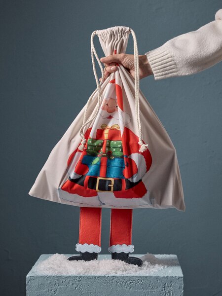 Sinsay - Vánoční pytel na dárky s 3D nohama a motivem Santa Clause - kaštanová