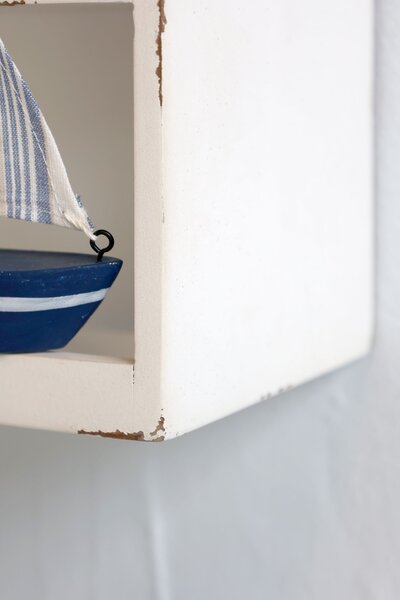 Bílá antik nástěnná polička Chic Antique s 6 přihrádkami – 50*14,5*37 cm - Chic Antique