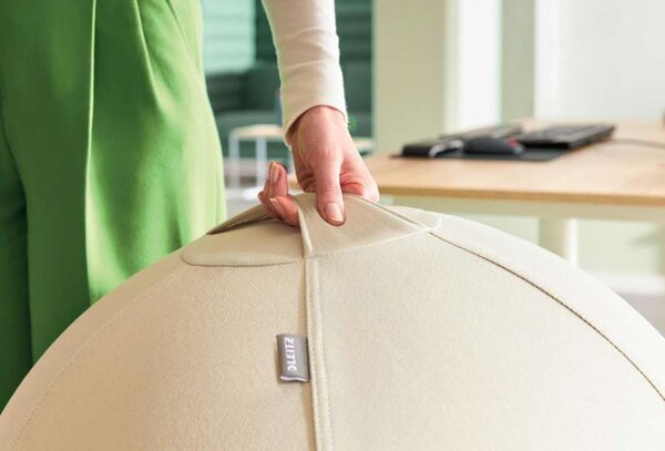 Sedací míč Leitz ERGO s těžítkem proti odkutálení - světle šedý, 65 cm