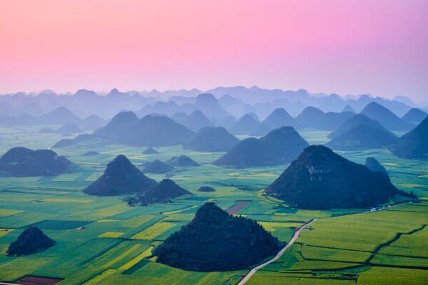 Umělecká fotografie China, Yunnan, Luoping, Fields of rapeseed, Tuul & Bruno Morandi, (40 x 26.7 cm)