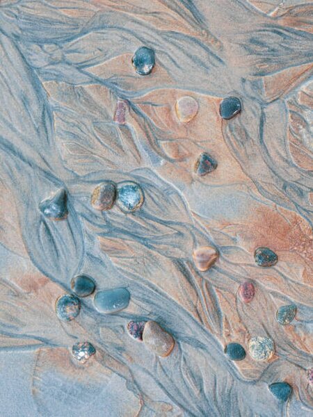 Fotografie Close-up of pebbles and textured sand, Johner Images, (30 x 40 cm)