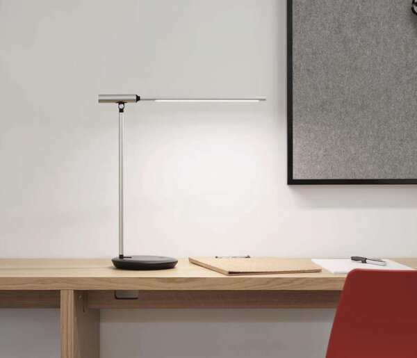Stolní LED lampa MAULrubia - stmívatelná, stříbrná