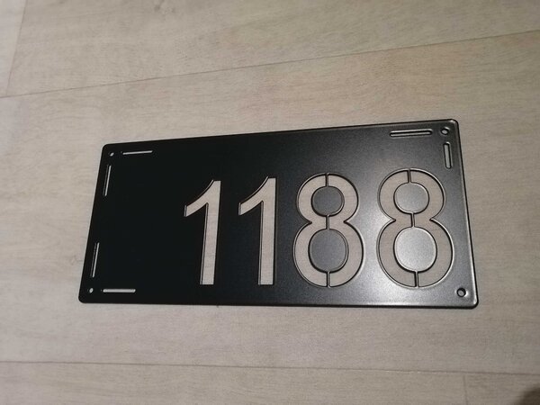 Domovní číslo tabulka lakovaná 3 Velikost: 32 x 15 cm (L), Odstín: RAL 9005 - černá